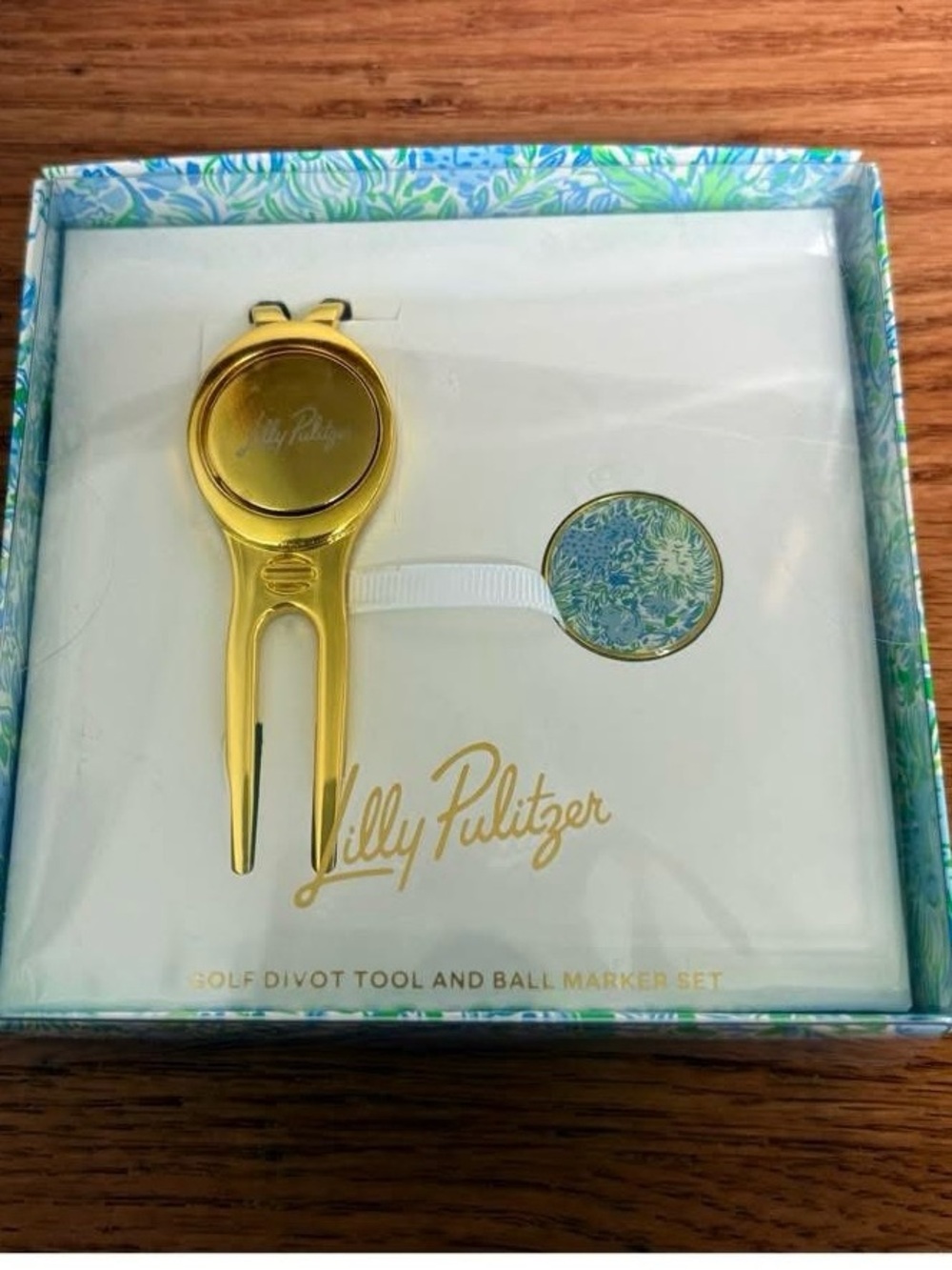 Lilly Pulitzer Golf Divot Tool and Marker Set, New